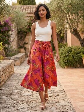 Vintage Silk SUPER Wide Leg Cropped Culottes Pants - Small, looks like a skirt!